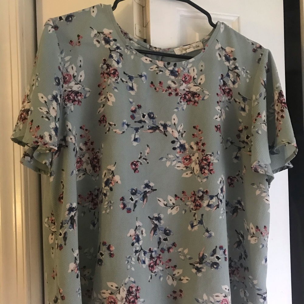 Light blue floral rewind top